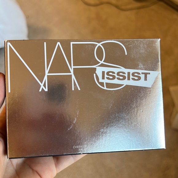 Nars Bundle (2 palettes) highlight and contour palette and Eyeshadow palette - Picture 4 of 10